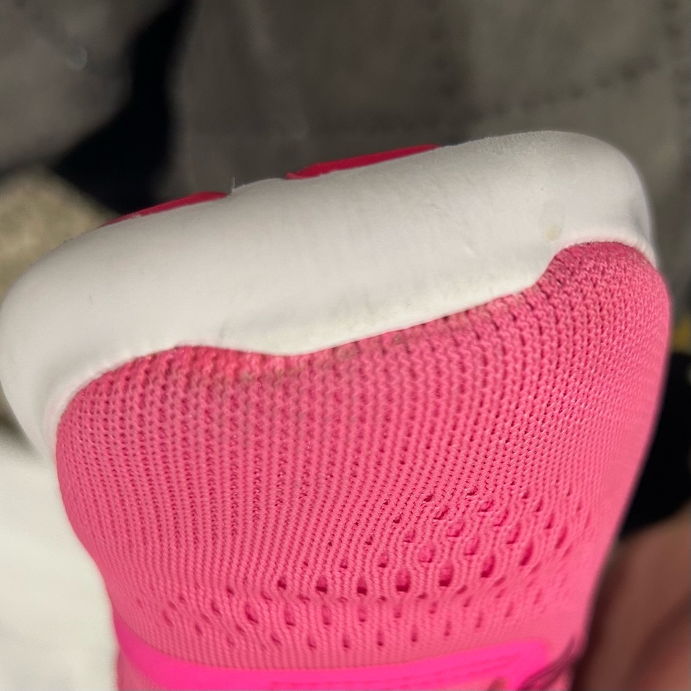 UEC NIKE FREE RUNNING SHOE - Picture 6 of 12